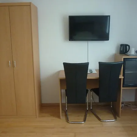 Πανσιόν Ferienhaus-donau 3*