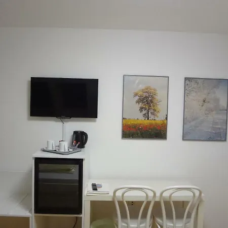 Πανσιόν Ferienhaus-donau 3*