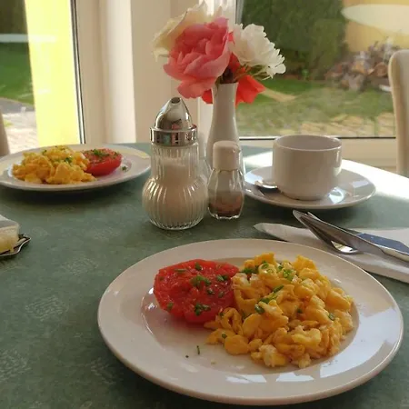 Πανσιόν Ferienhaus-donau 3*